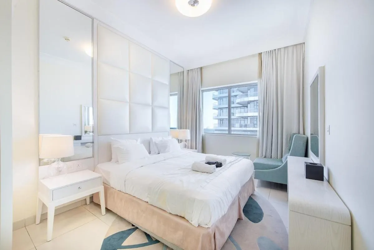 Exceptional 1Br With Canal Views In Downtown Dubai Apartment